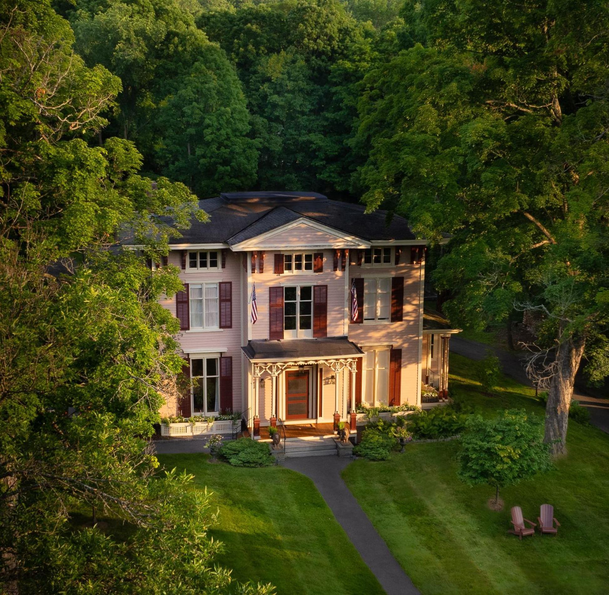 Landmark Inn Cooperstown Exterior photo
